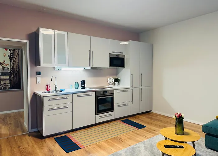 شقة White - Statement *